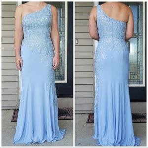 Size 6 Camille la vie Prom dress